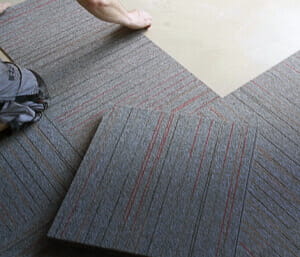 montaz_plytek_dywanowych_.jpg